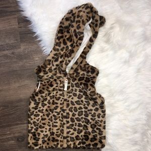 Carter’s Vest 2T Leopard Print Zip Up